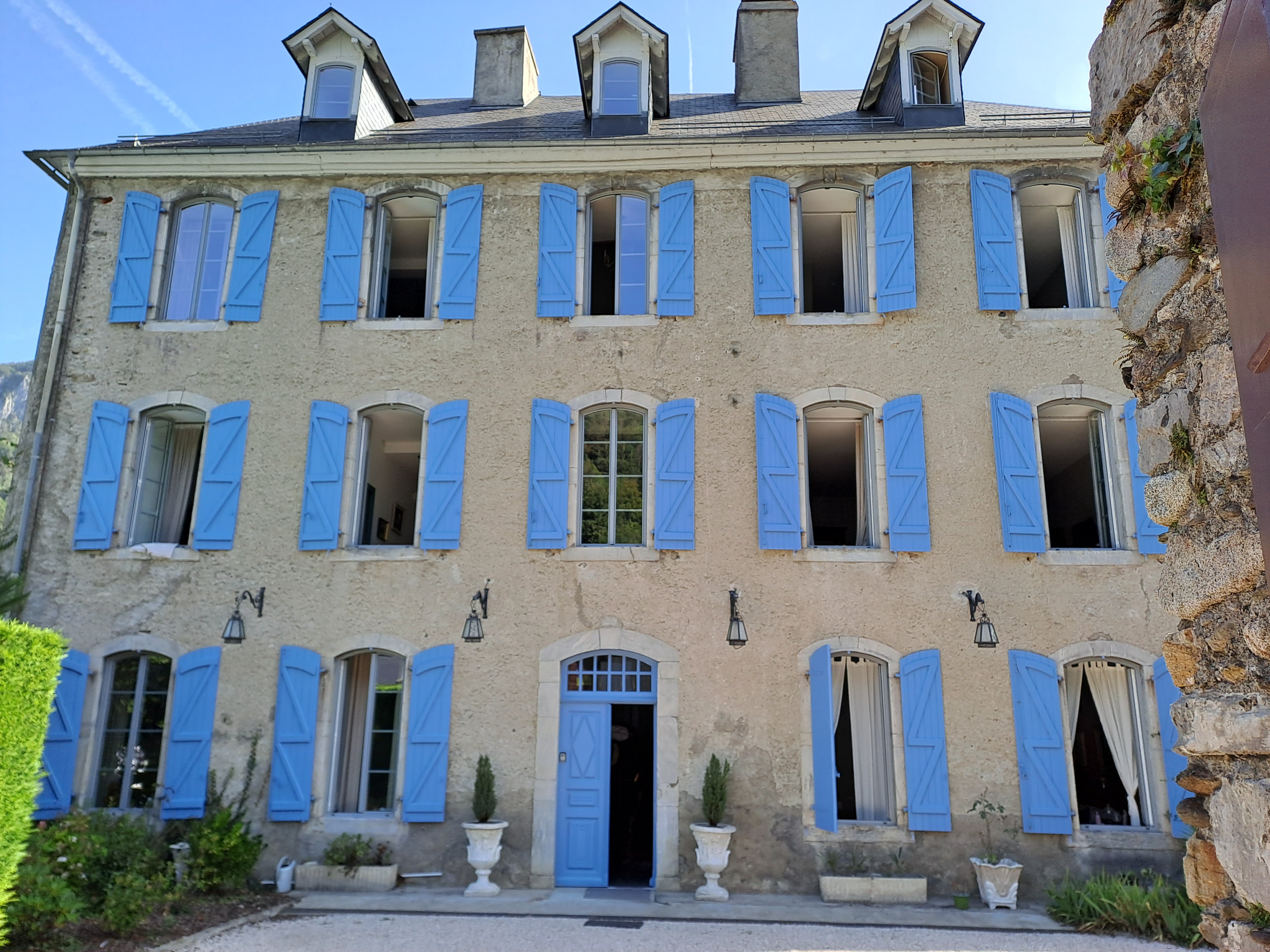 MAISON D’EXCEPTION et son gîte à 7 mns  de BAGNERES-de-BIGORRE – 343m²